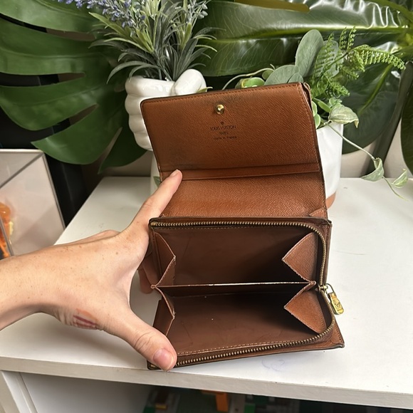 Louis Vuitton Small Monogram Wallet - Picture 5 of 15